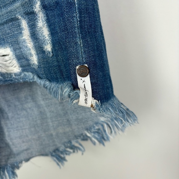 One x One Teaspoon Distressed Jean Sorts Size 25 - Picture 4 of 10